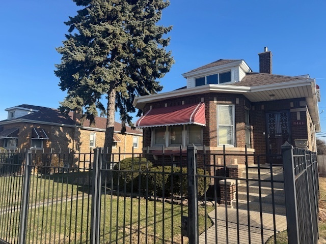 9441 S Prairie Avenue Property Photo 1