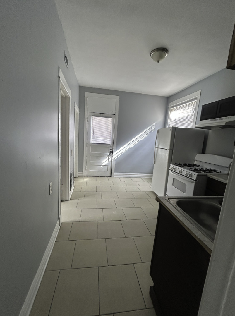 7459 S Champlain Avenue Property Photo 15