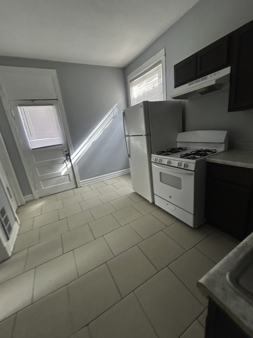 7459 S Champlain Avenue Property Photo 21