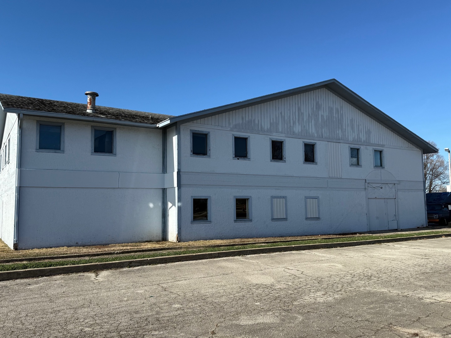 1207 N Mattis Avenue Property Photo 2