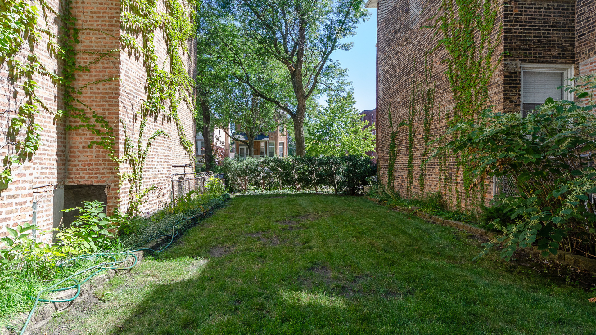 5424 S Ingleside Avenue Property Photo 1