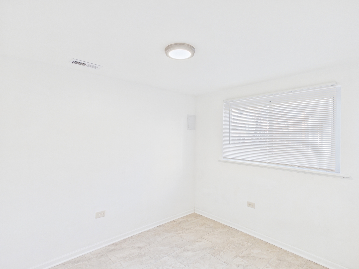 7230 S Champlain Avenue Property Photo 12
