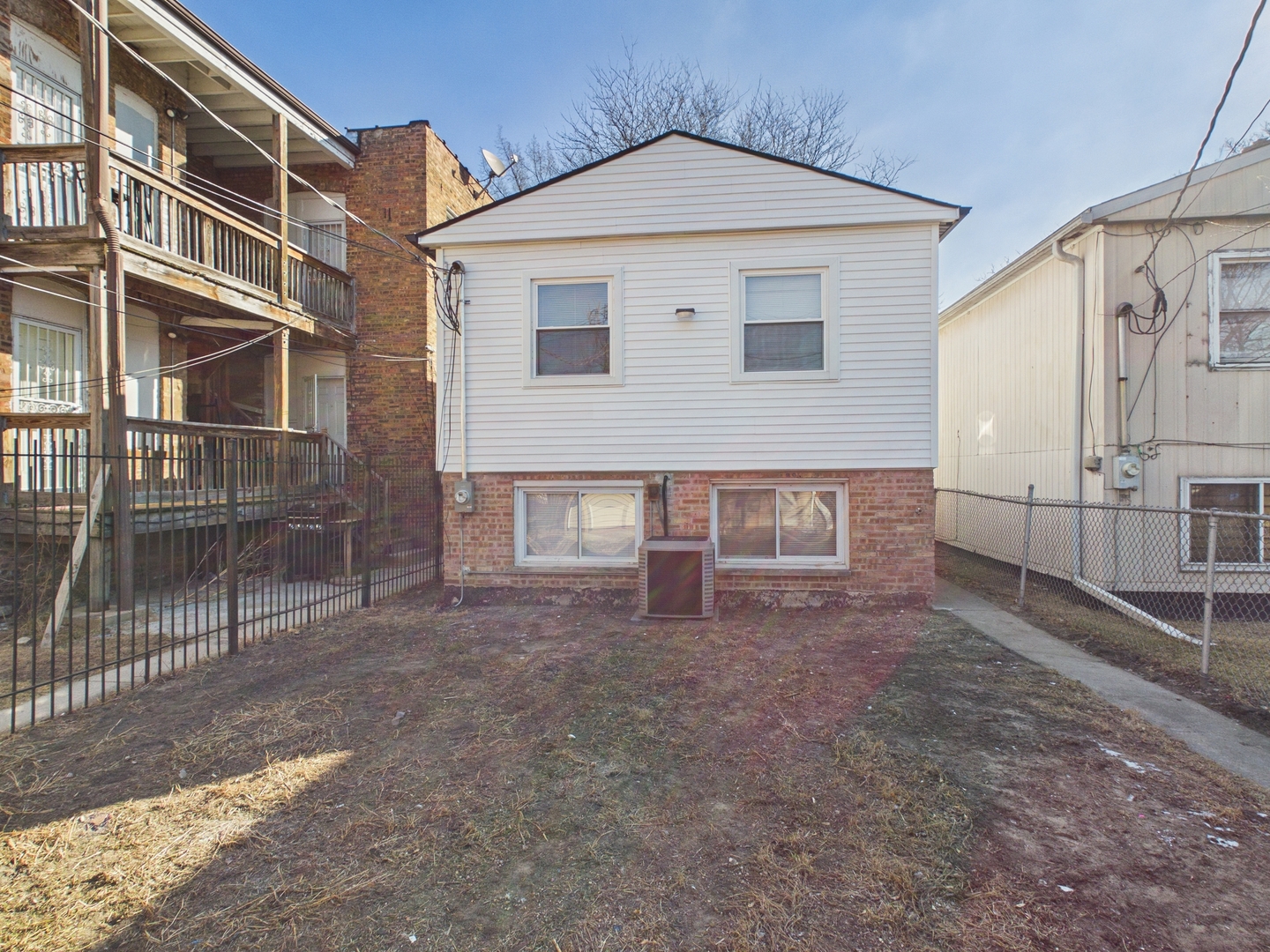 7230 S Champlain Avenue Property Photo 15