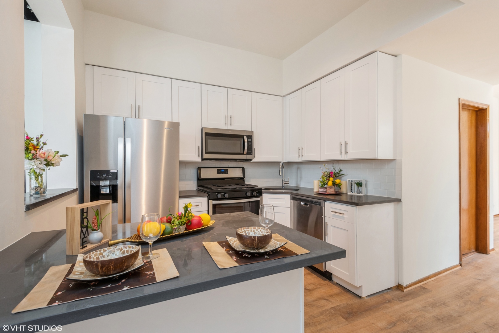 3542 N Halsted Street Property Photo 8