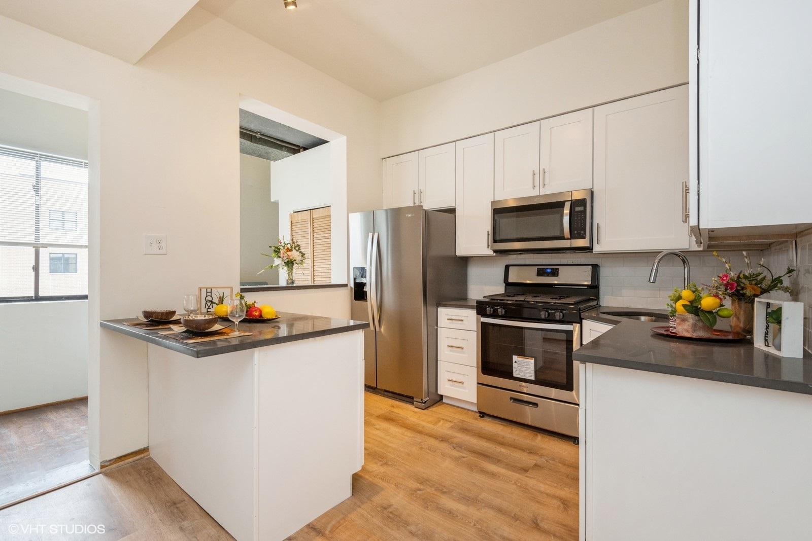 3542 N Halsted Street Property Photo 9
