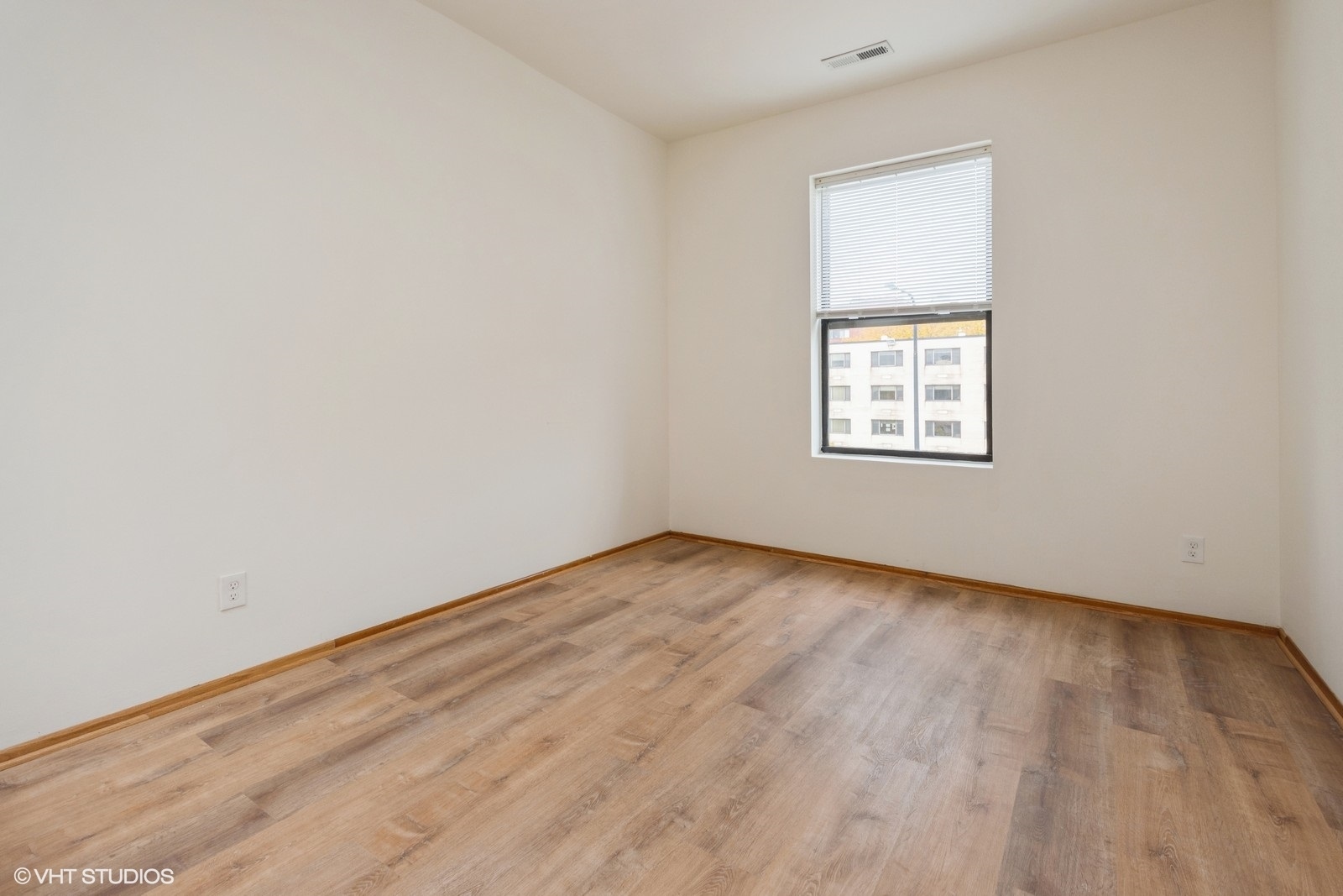 3542 N Halsted Street Property Photo 34