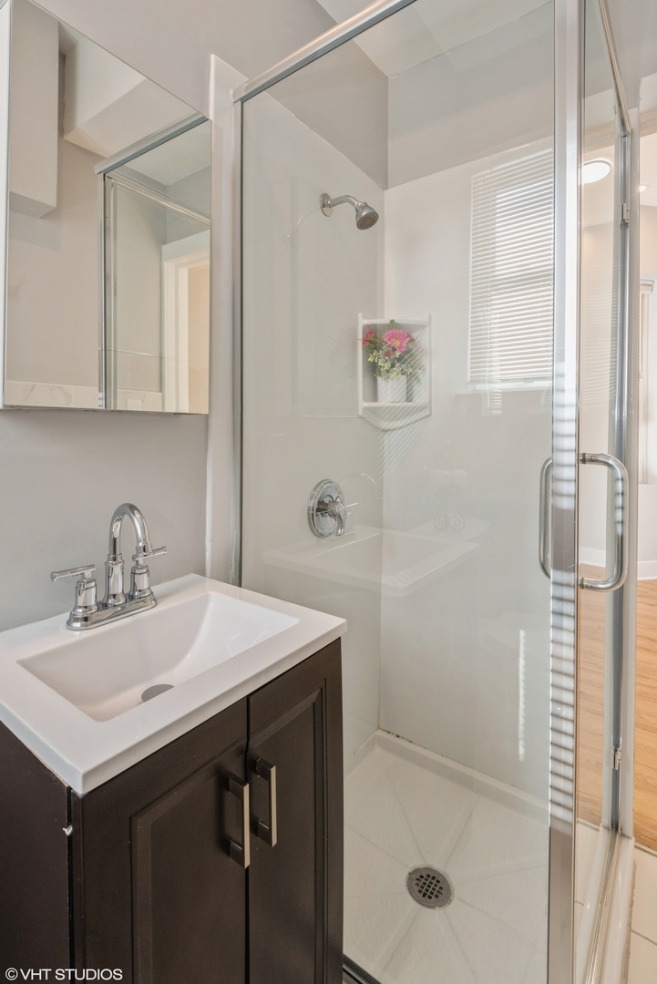 3542 N Halsted Street Property Photo 44