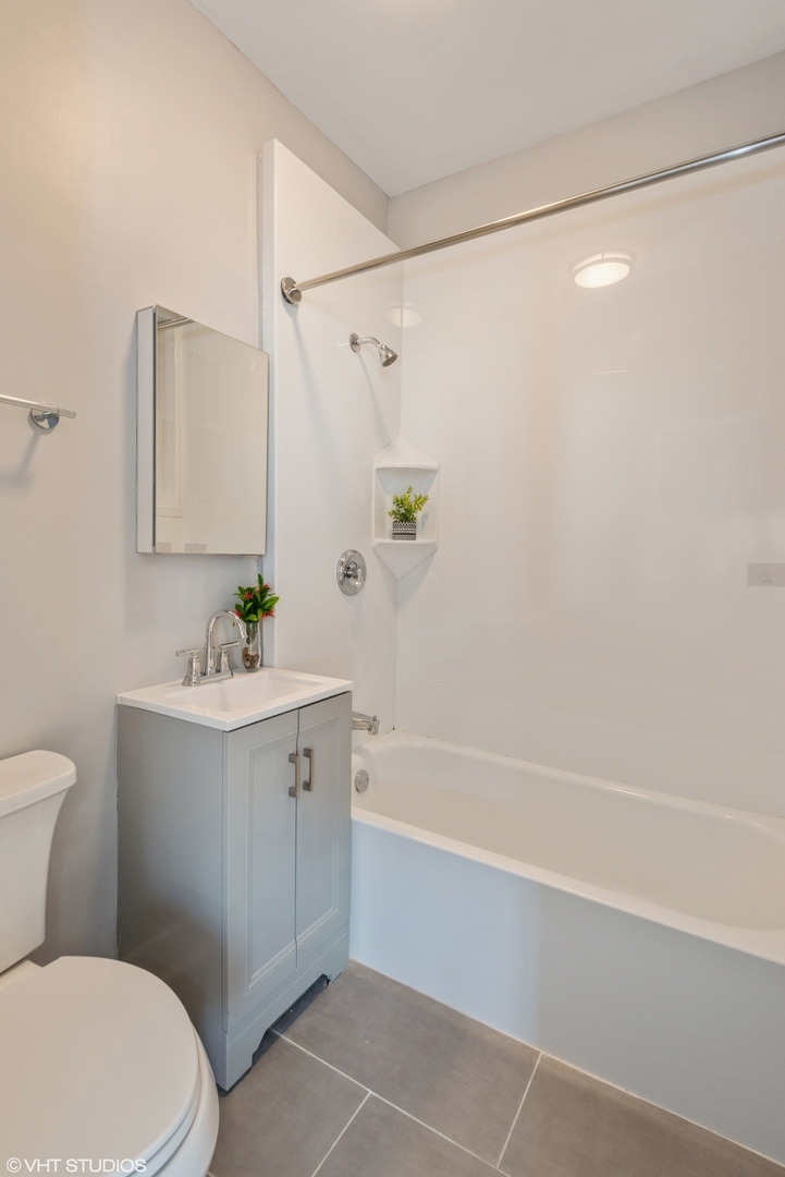 3542 N Halsted Street Property Photo 45