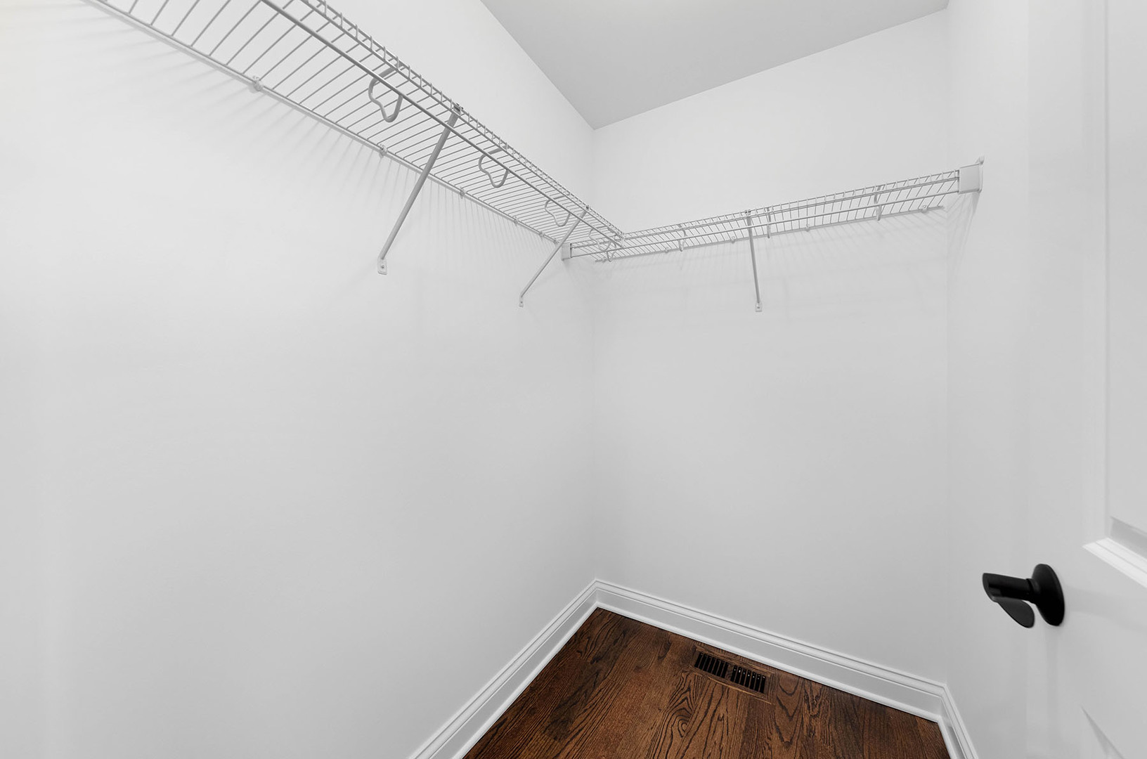2004 Oldfield Road Property Photo 14