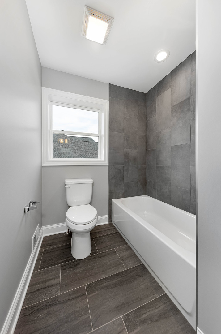 2004 Oldfield Road Property Photo 16