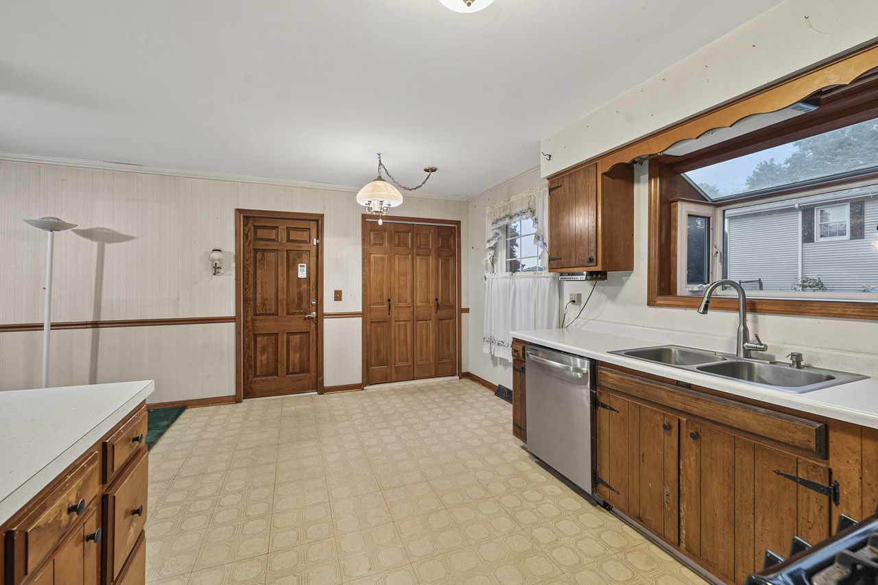 27w084 Fleming Drive Property Photo 11