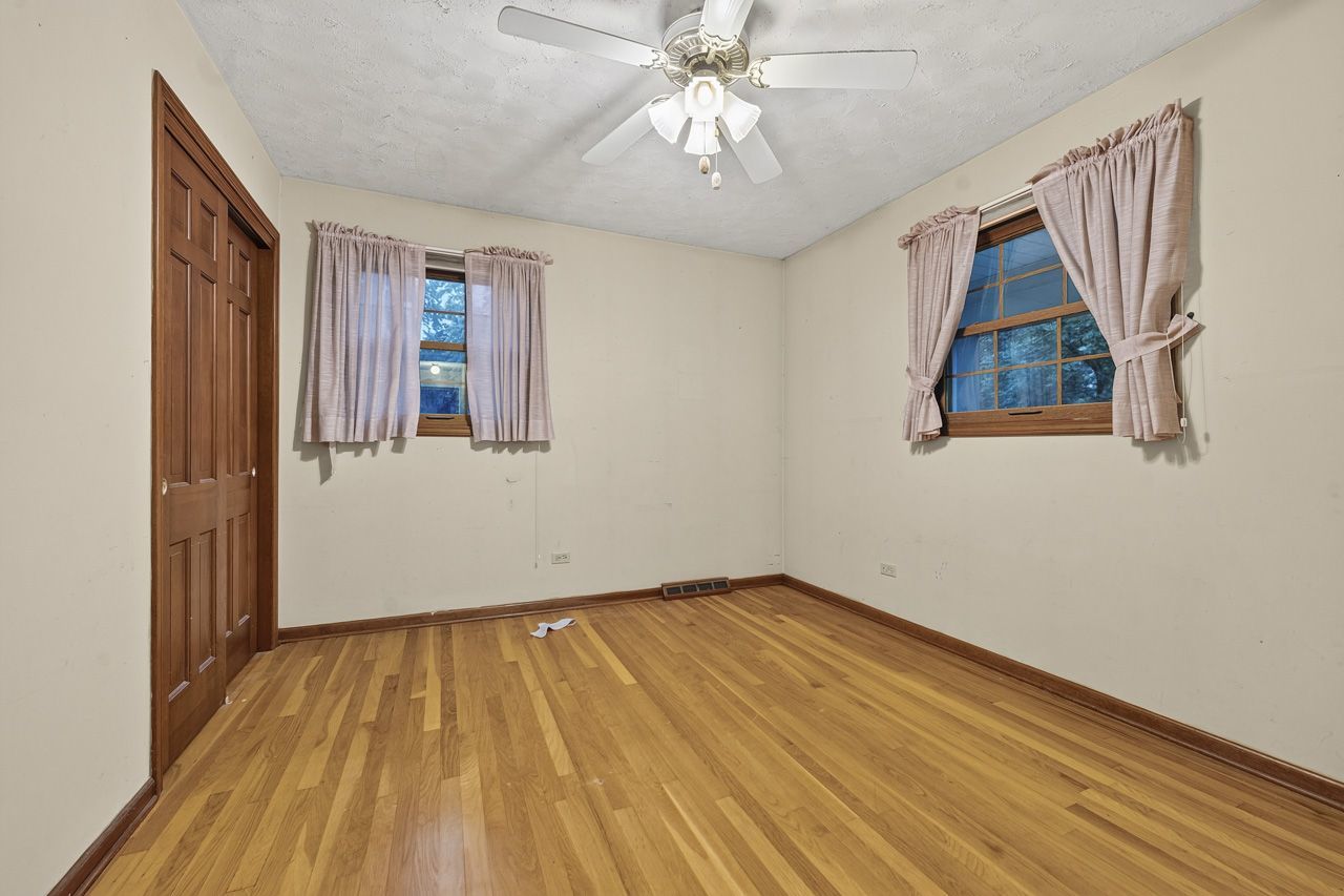 27w084 Fleming Drive Property Photo 19