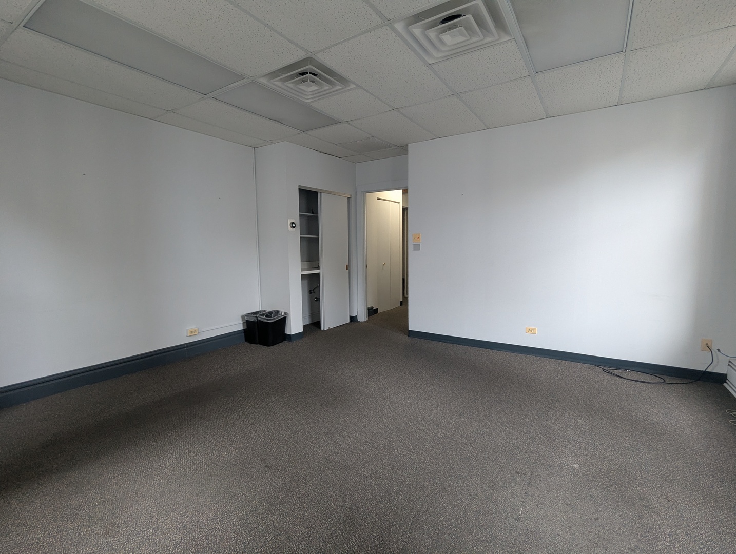 111 N Wabash Avenue 1806 Property Photo 6