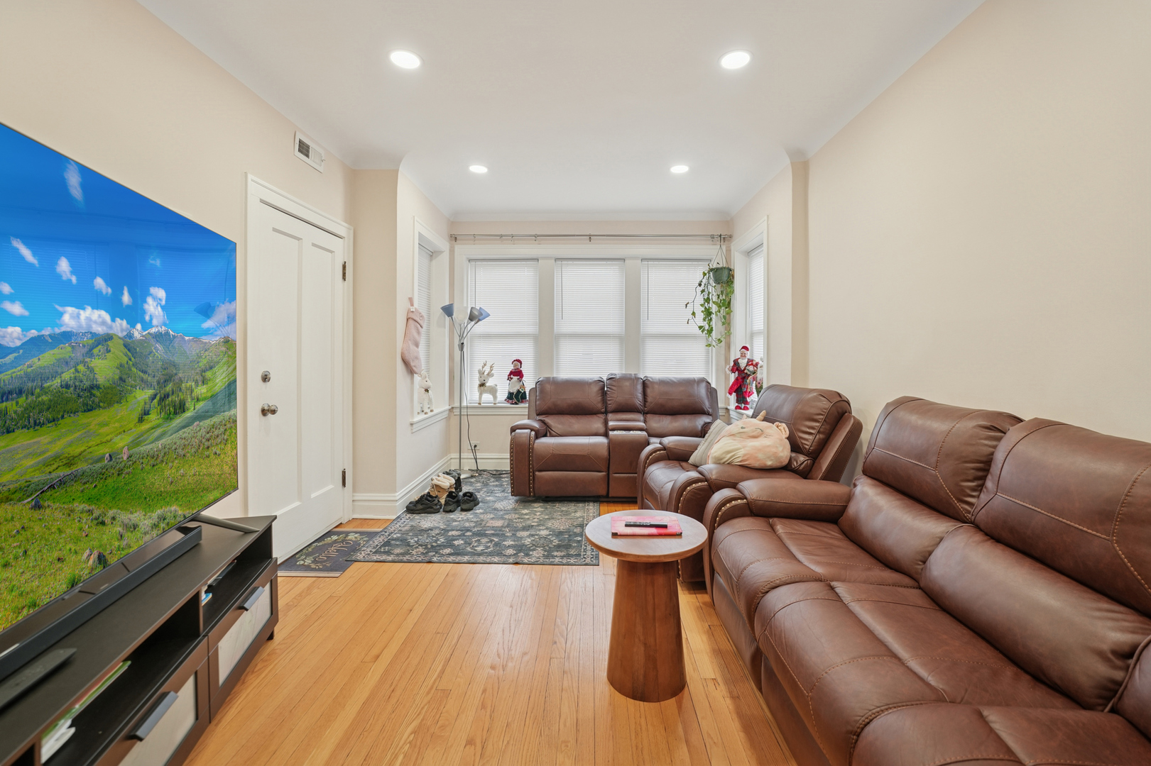 4954 W Byron Street Property Photo 14