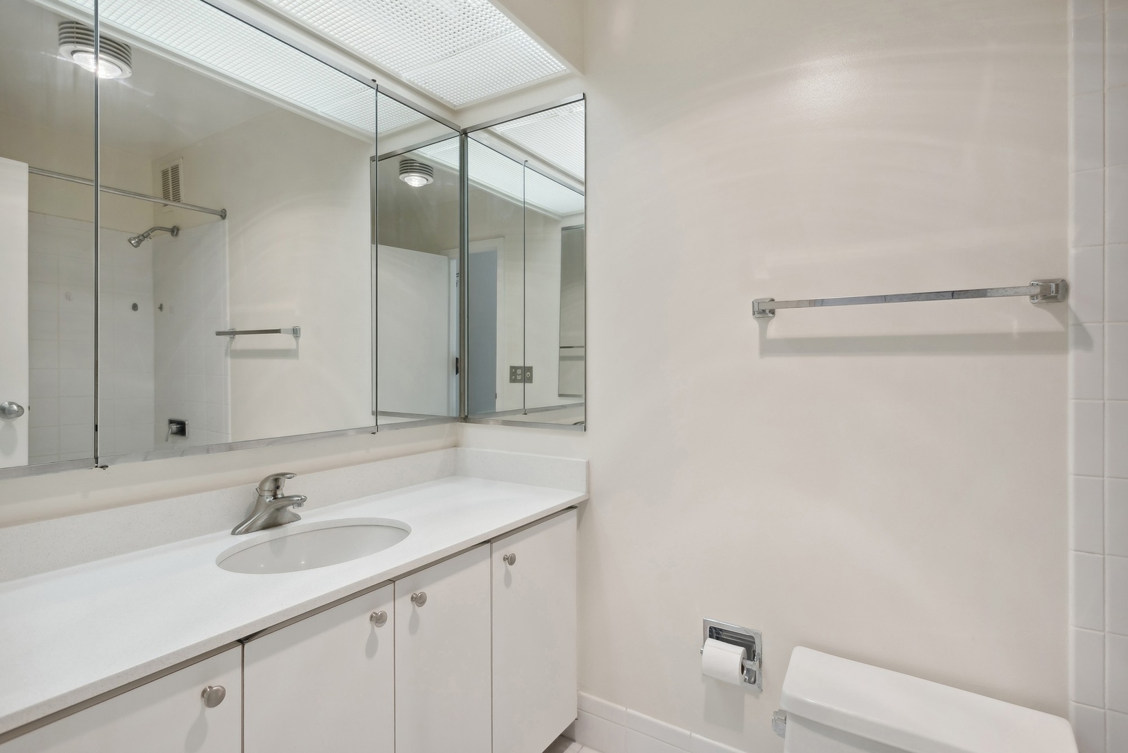 155 N Harbor Drive 403 Property Photo 10