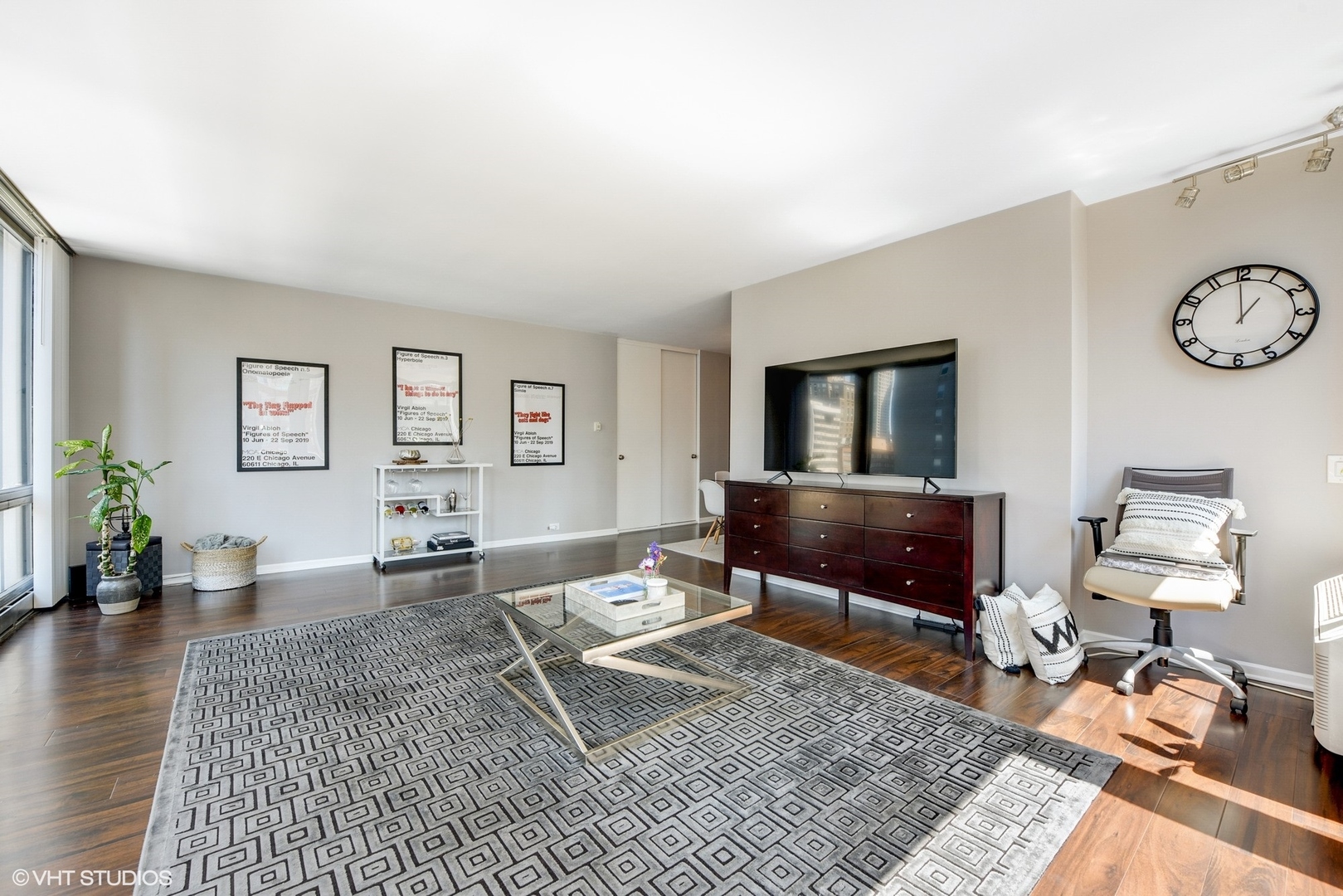 880 N Lake Shore Drive 14h Property Photo 4