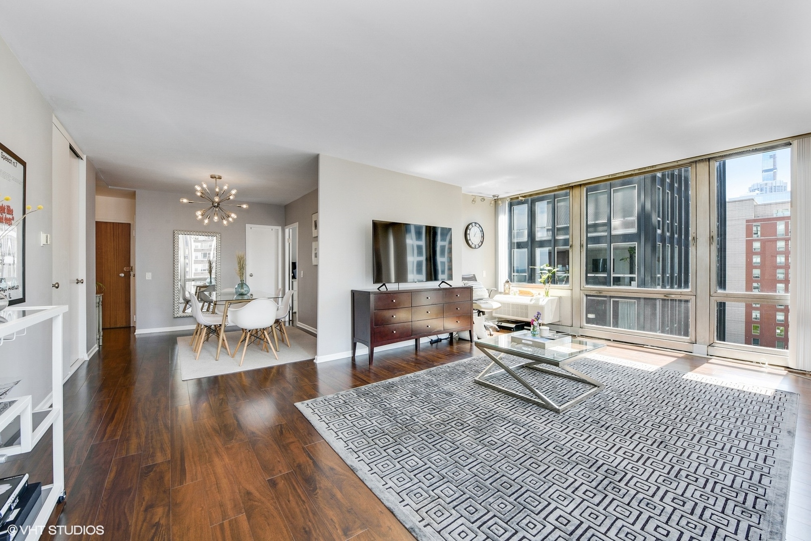 880 N Lake Shore Drive 14h Property Photo 5