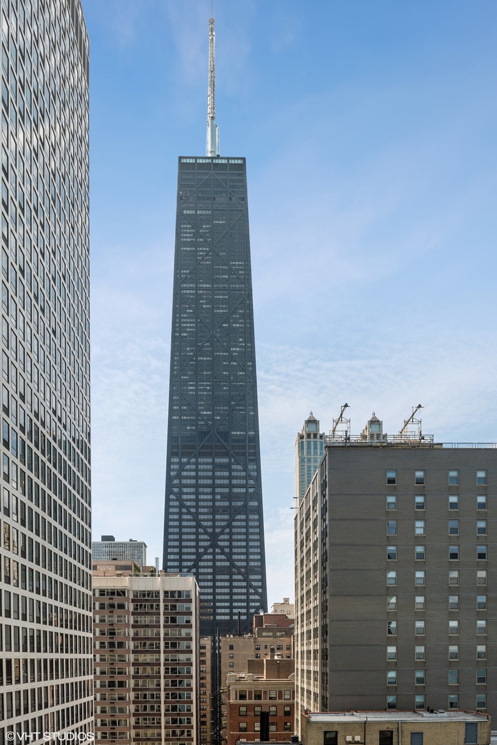 880 N Lake Shore Drive 14h Property Photo 16