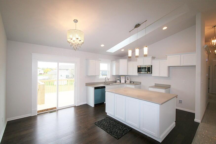 8252 Dylan Drive Property Photo 4