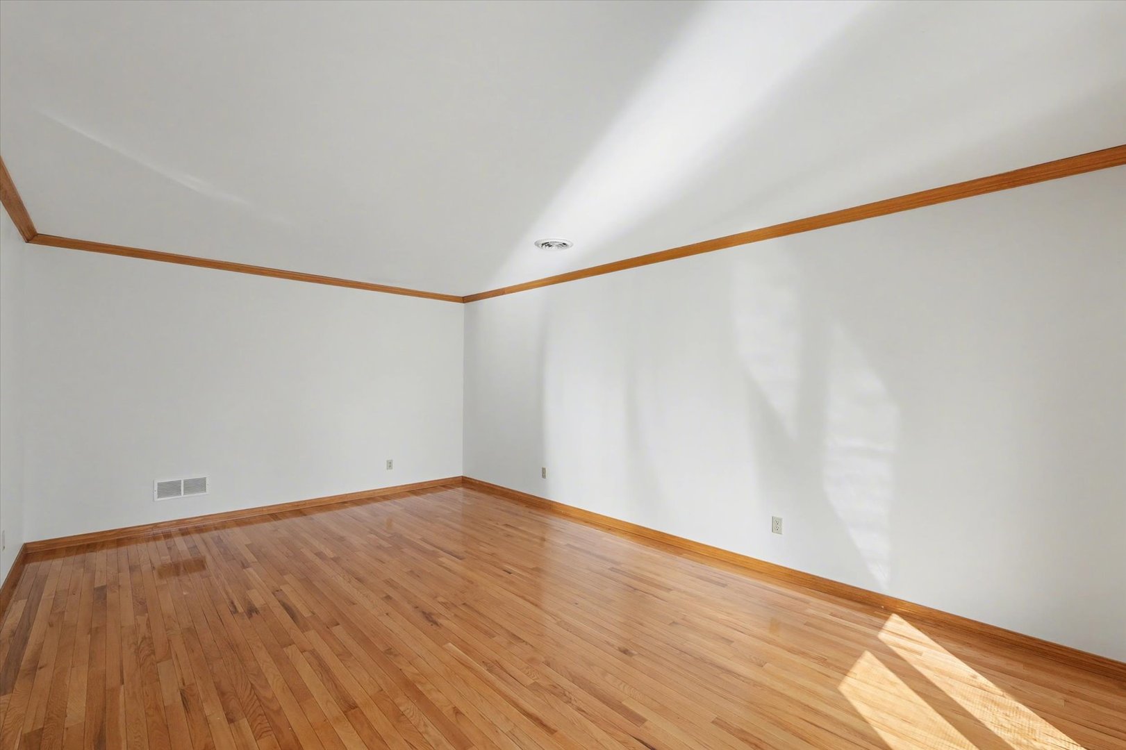 2404 N Nottingham Court Property Photo 7