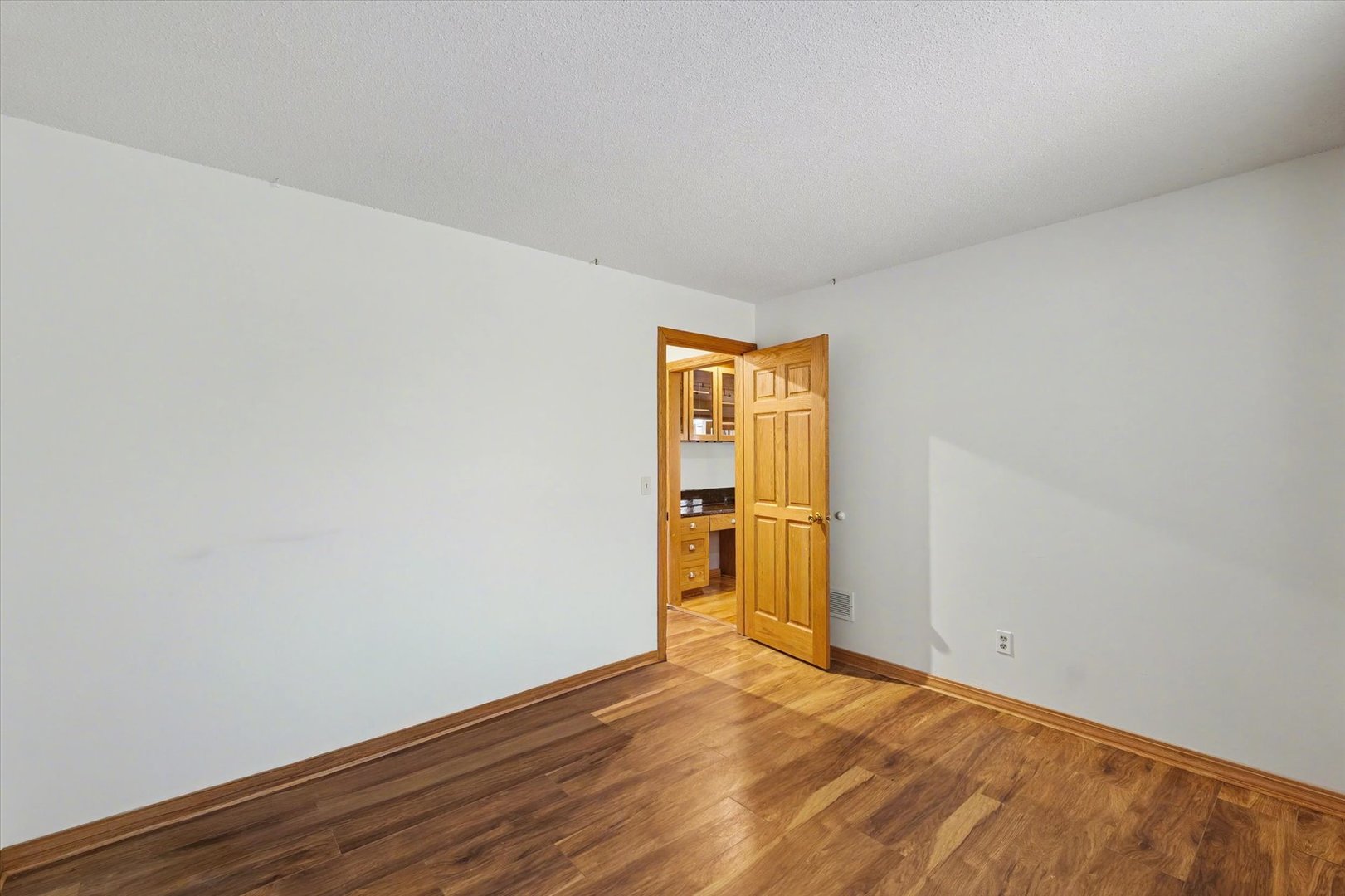 2404 N Nottingham Court Property Photo 33