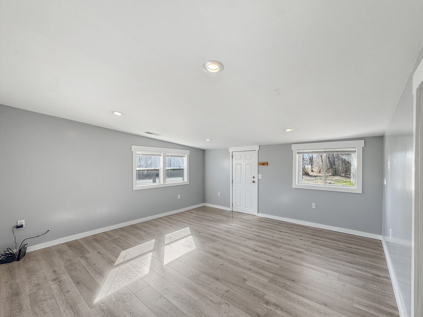 200 E Grove Street Property Photo 6