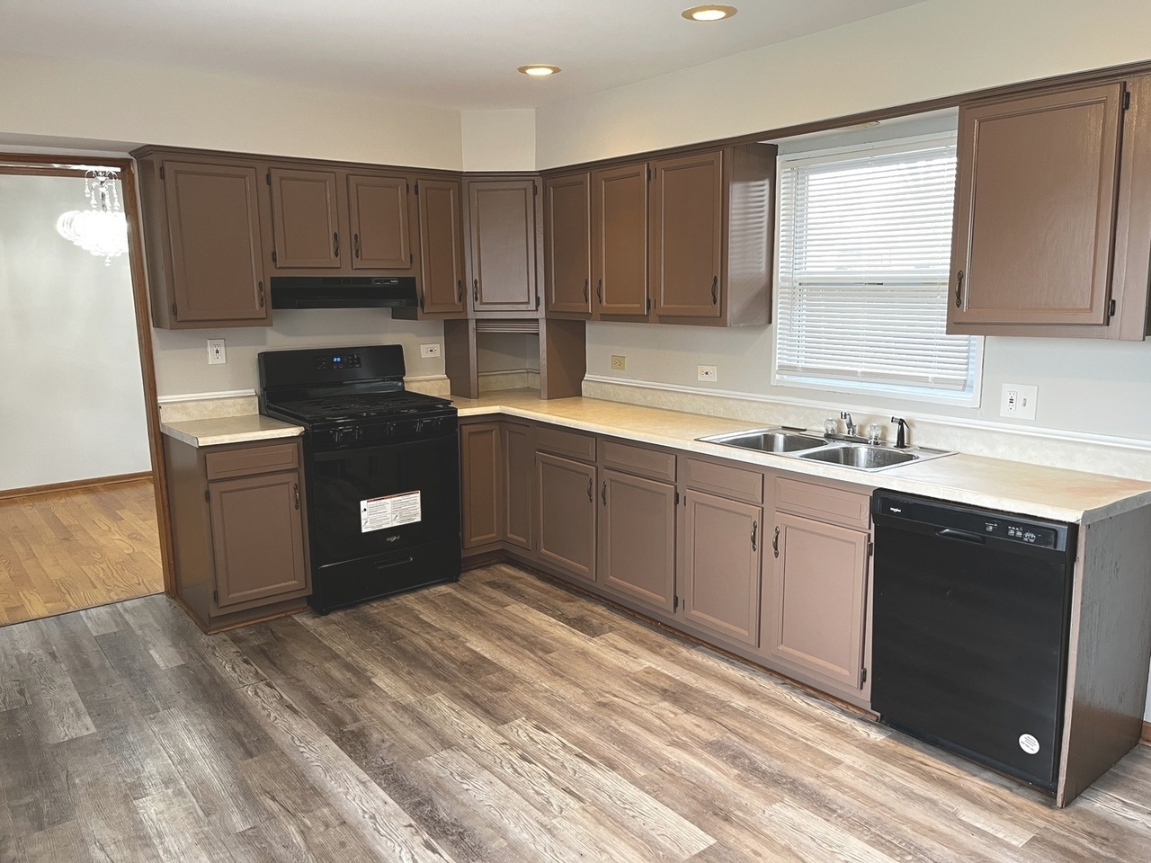 17410 Emerson Avenue Property Photo 6