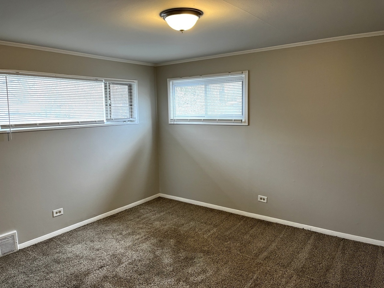 17410 Emerson Avenue Property Photo 8
