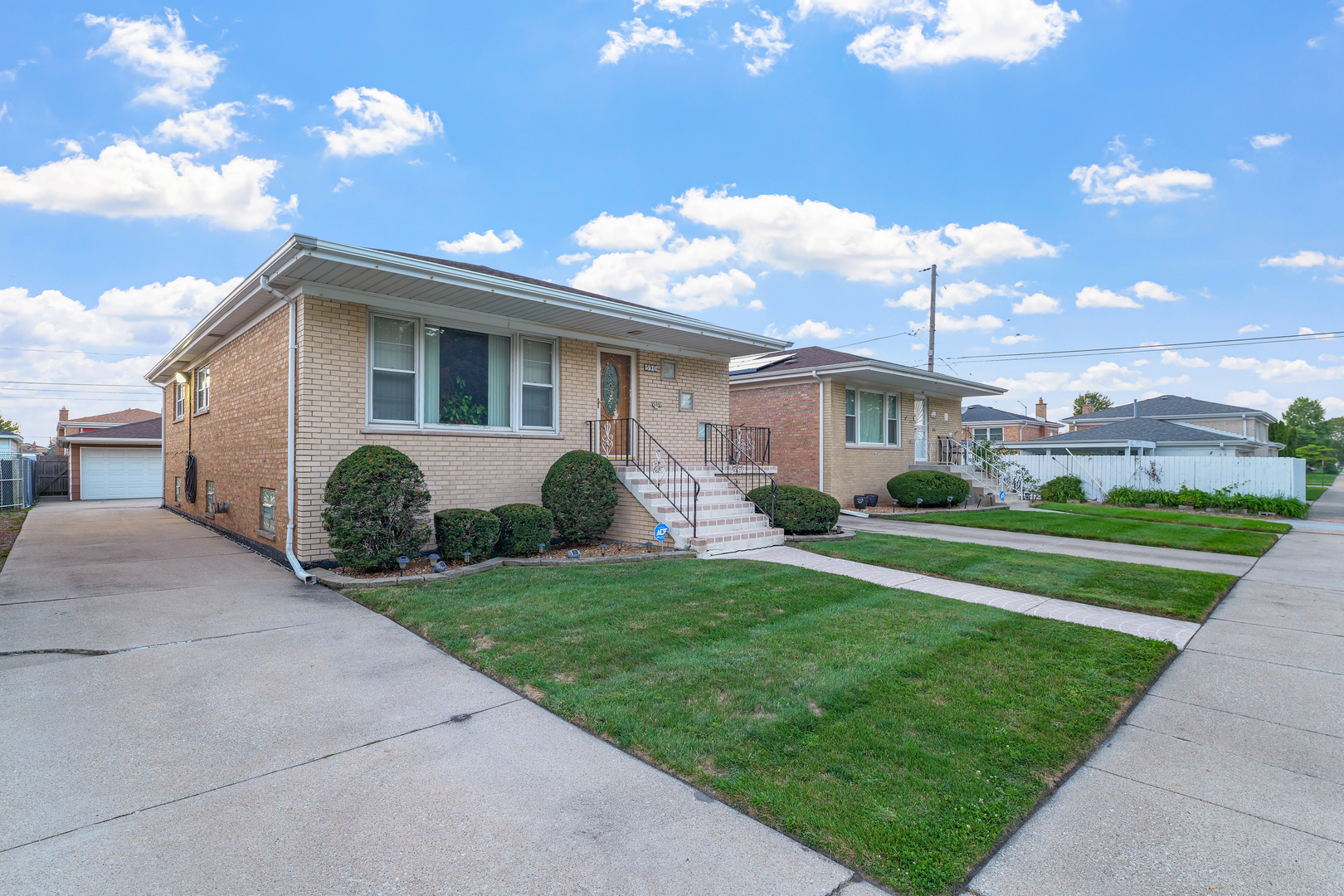 590 Exchange Avenue Property Photo 2