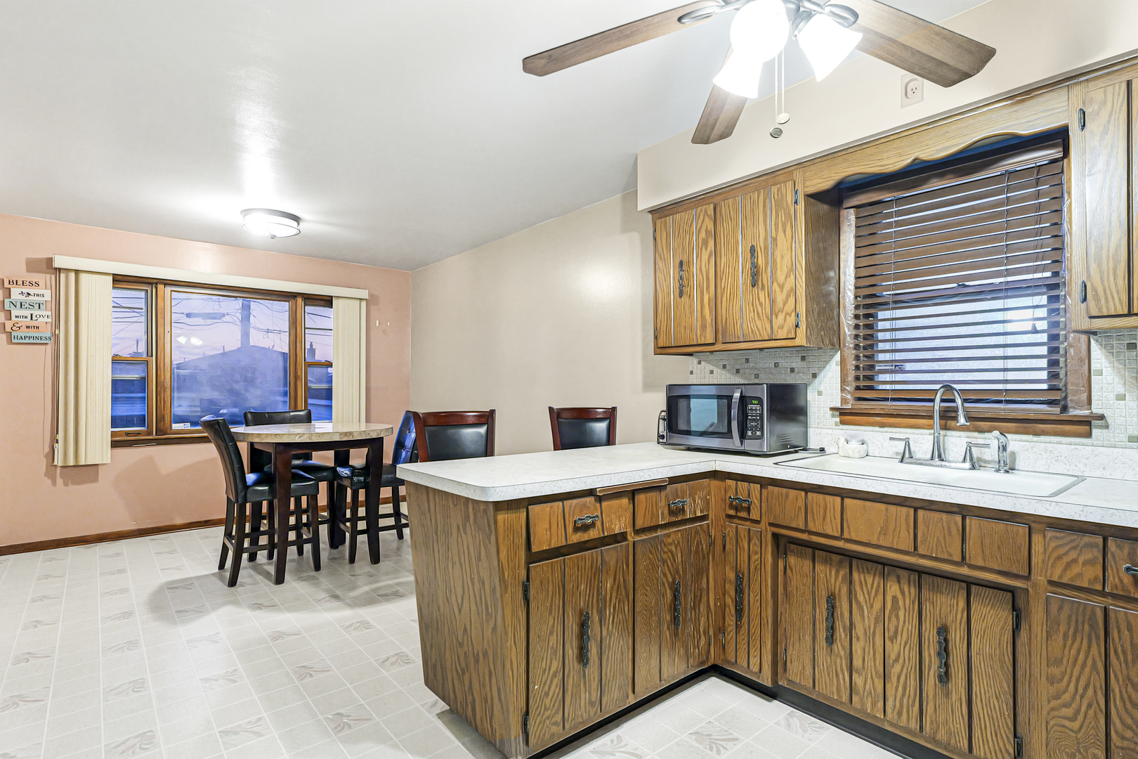 590 Exchange Avenue Property Photo 5