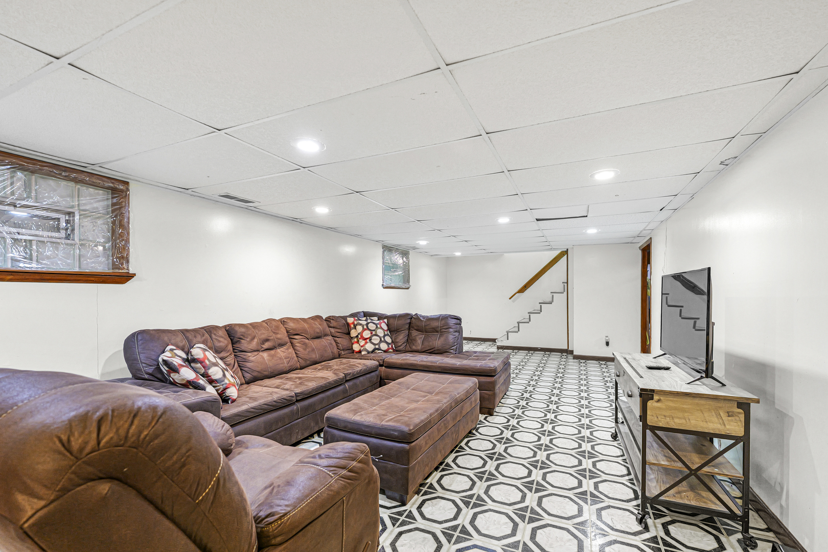 590 Exchange Avenue Property Photo 12