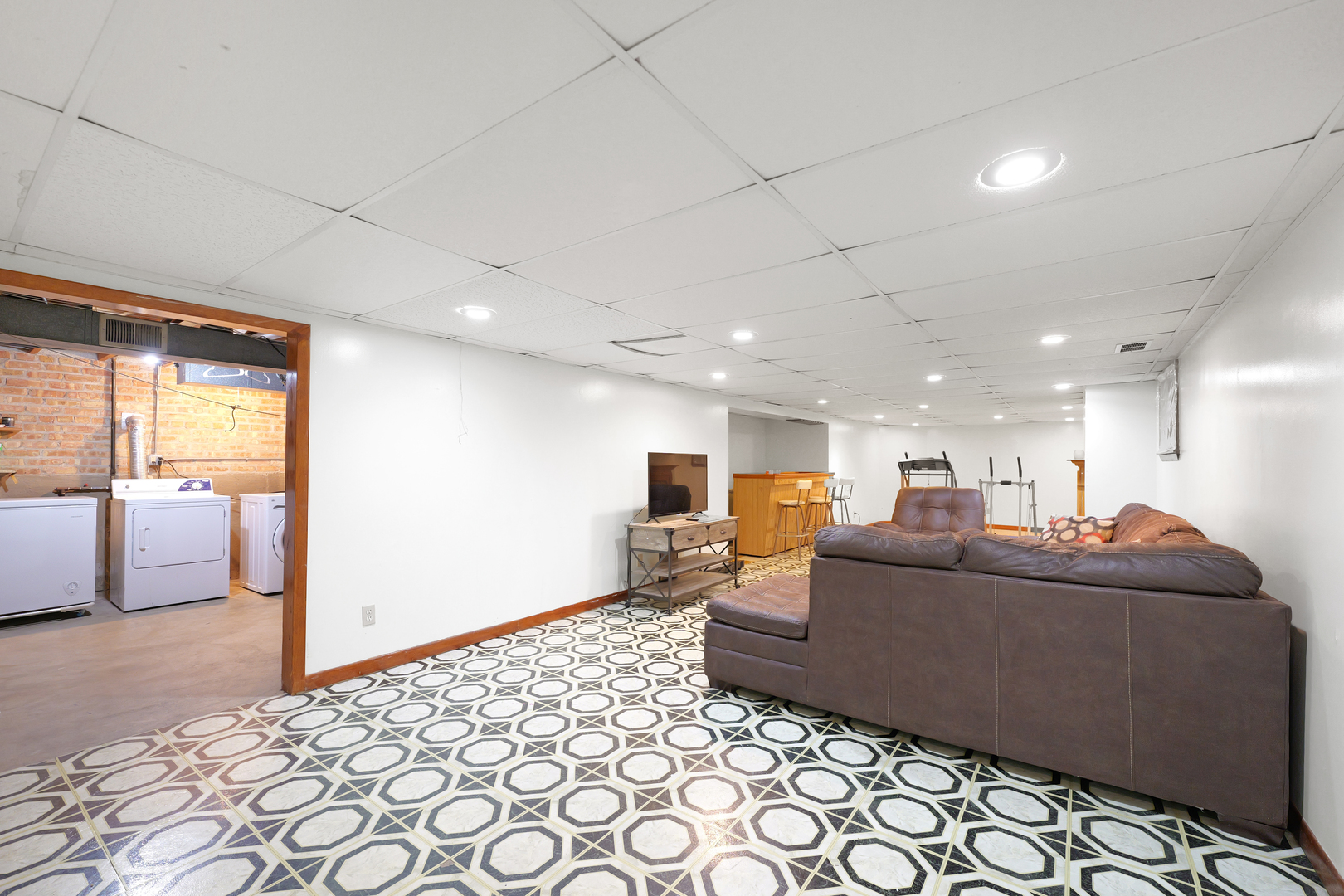 590 Exchange Avenue Property Photo 13