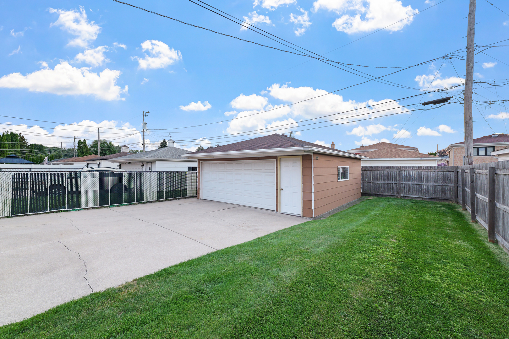 590 Exchange Avenue Property Photo 16