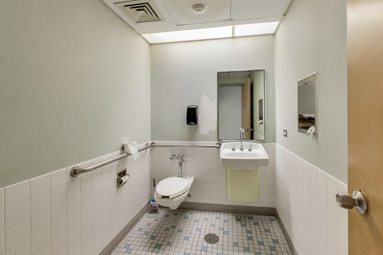 2659 N Milwaukee Avenue Property Photo 21