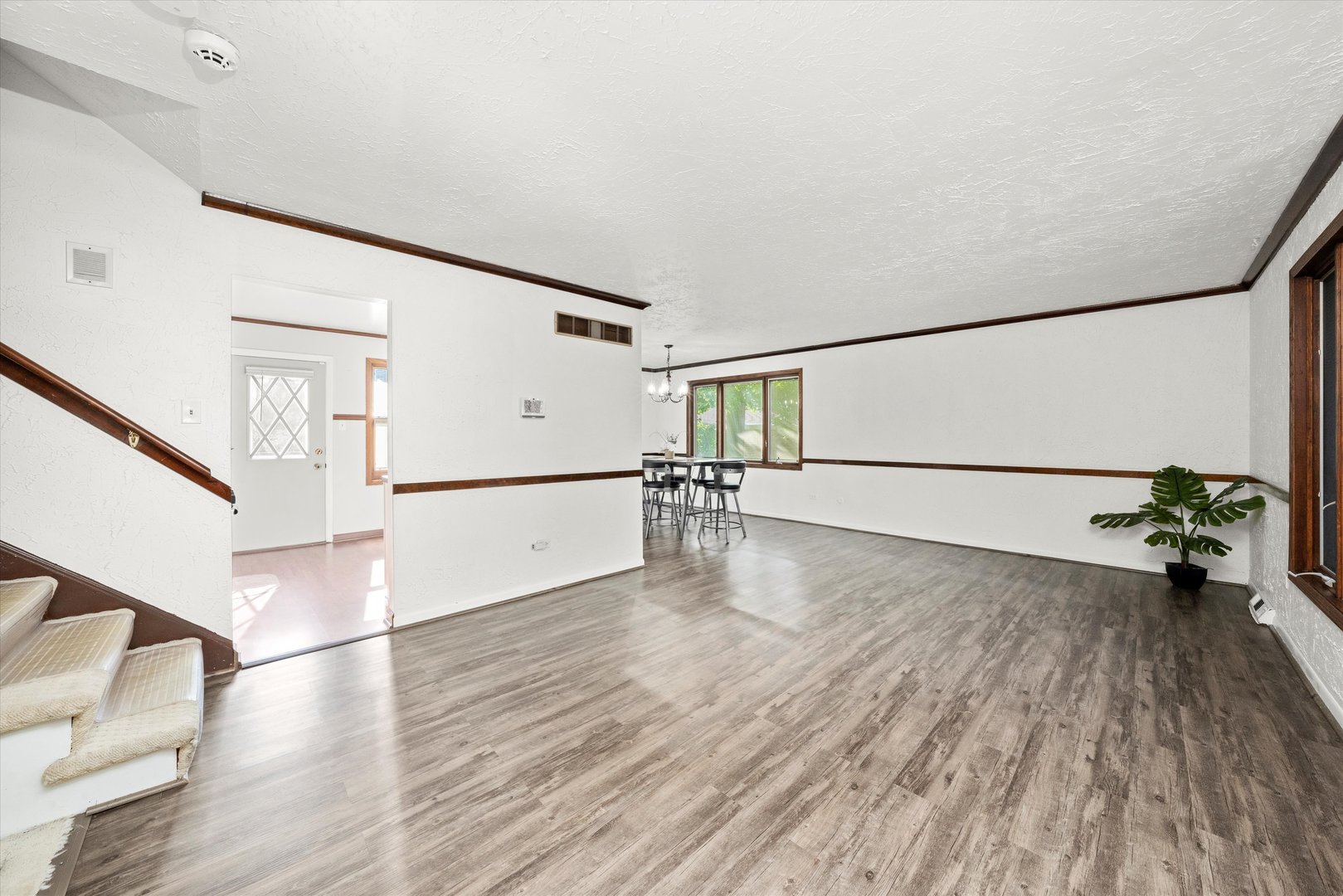 22434 Pleasant Drive Property Photo 2