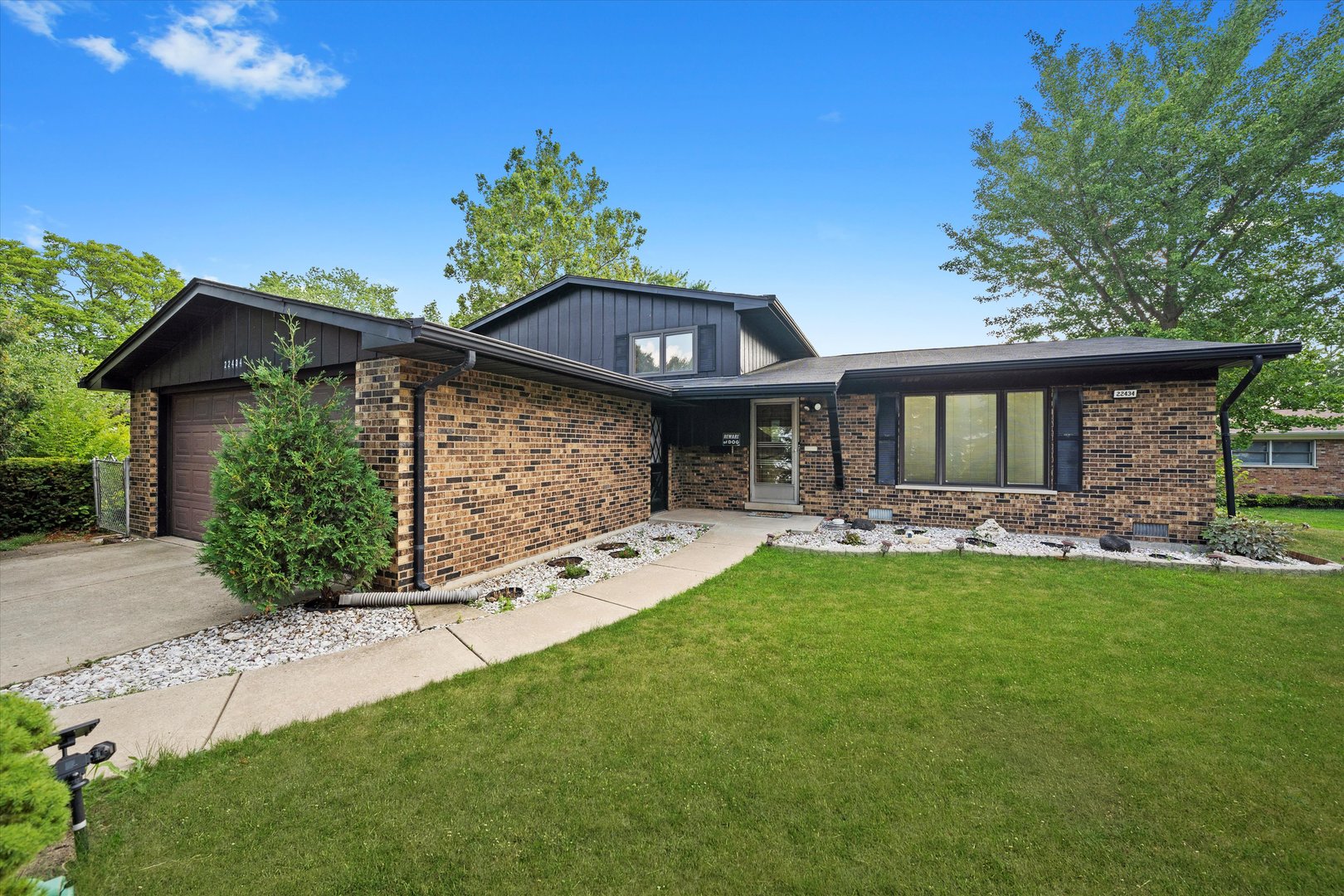 22434 Pleasant Drive Property Photo 46