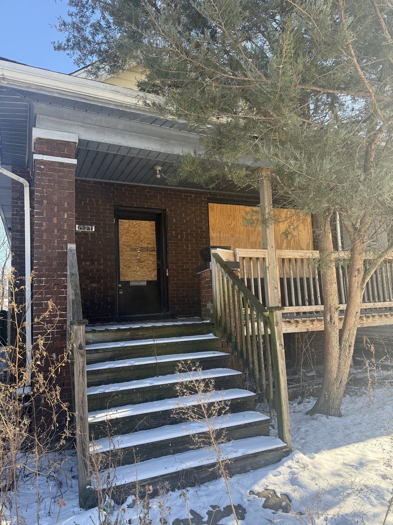 7927 S Colfax Avenue Property Photo 1