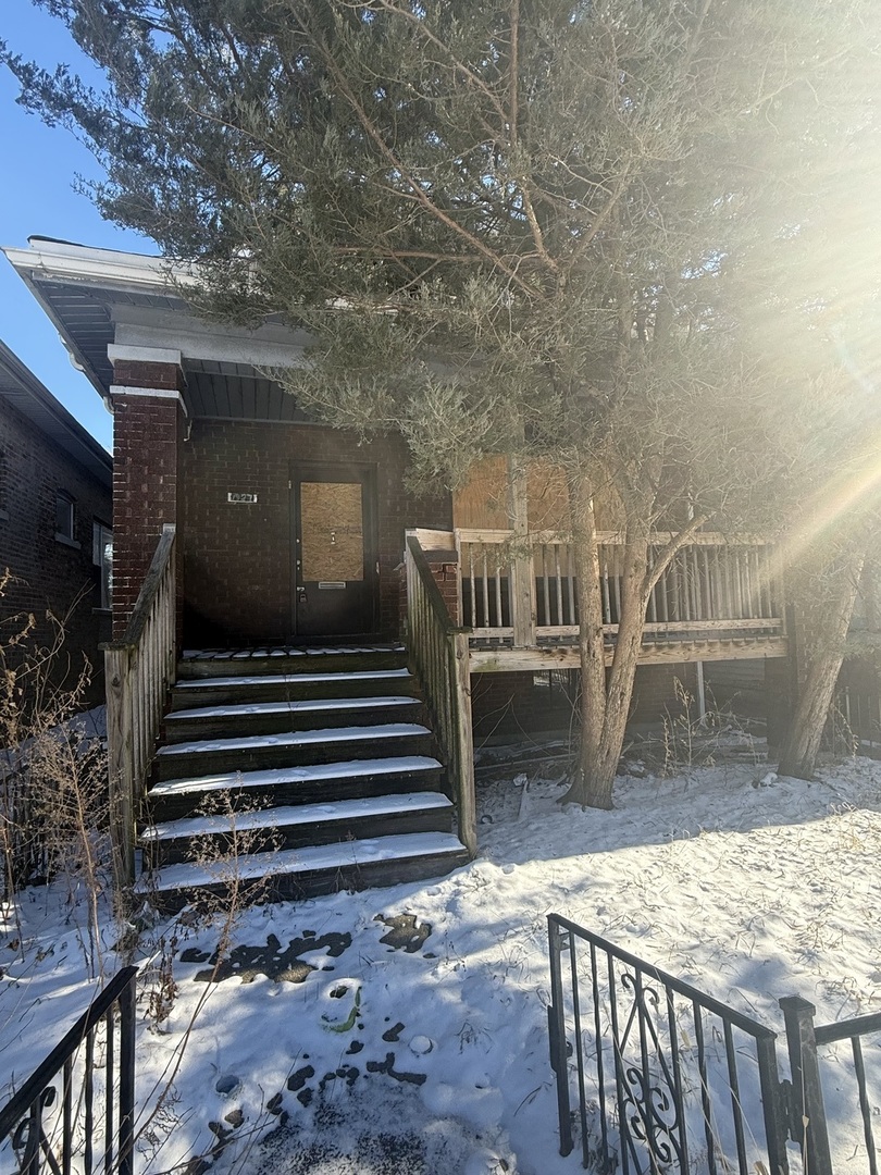 7927 S Colfax Avenue Property Photo 2