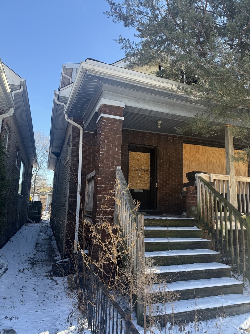7927 S Colfax Avenue Property Photo 3