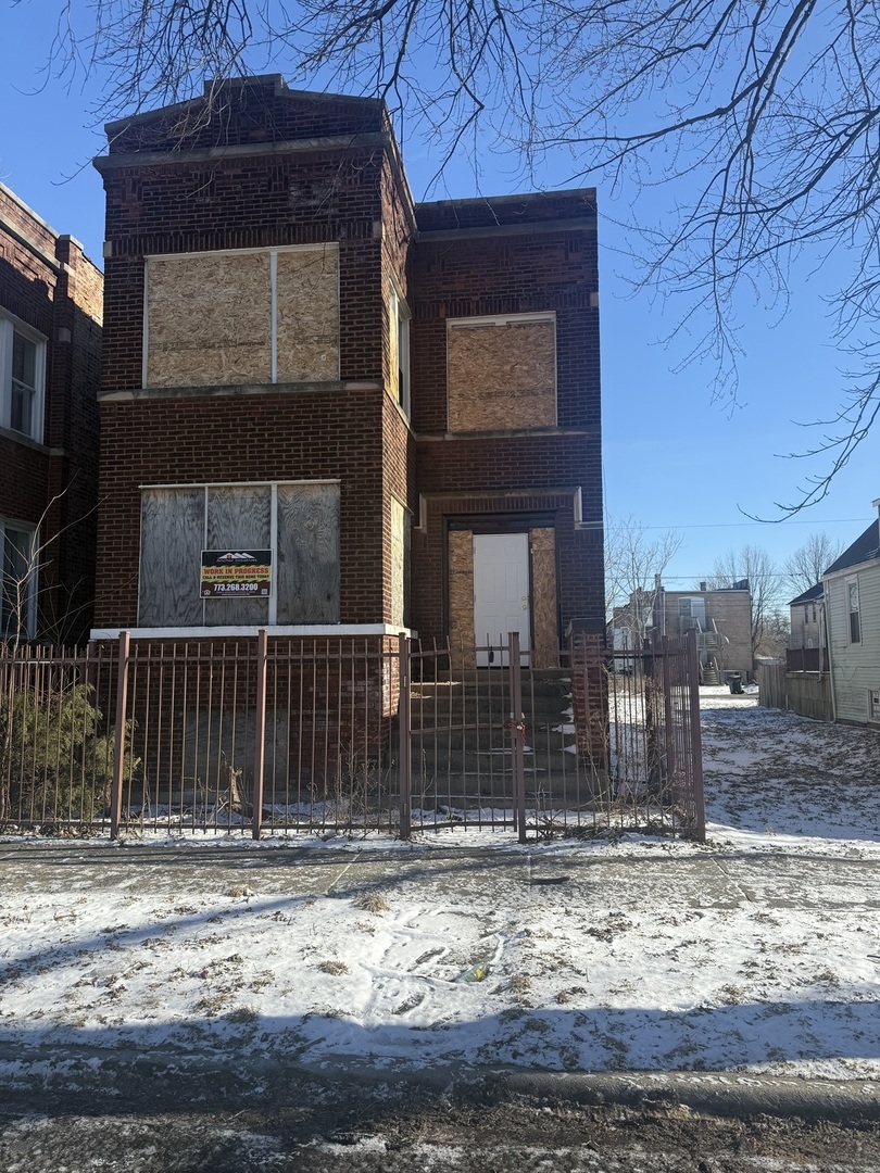6345 S May Street Property Photo 1