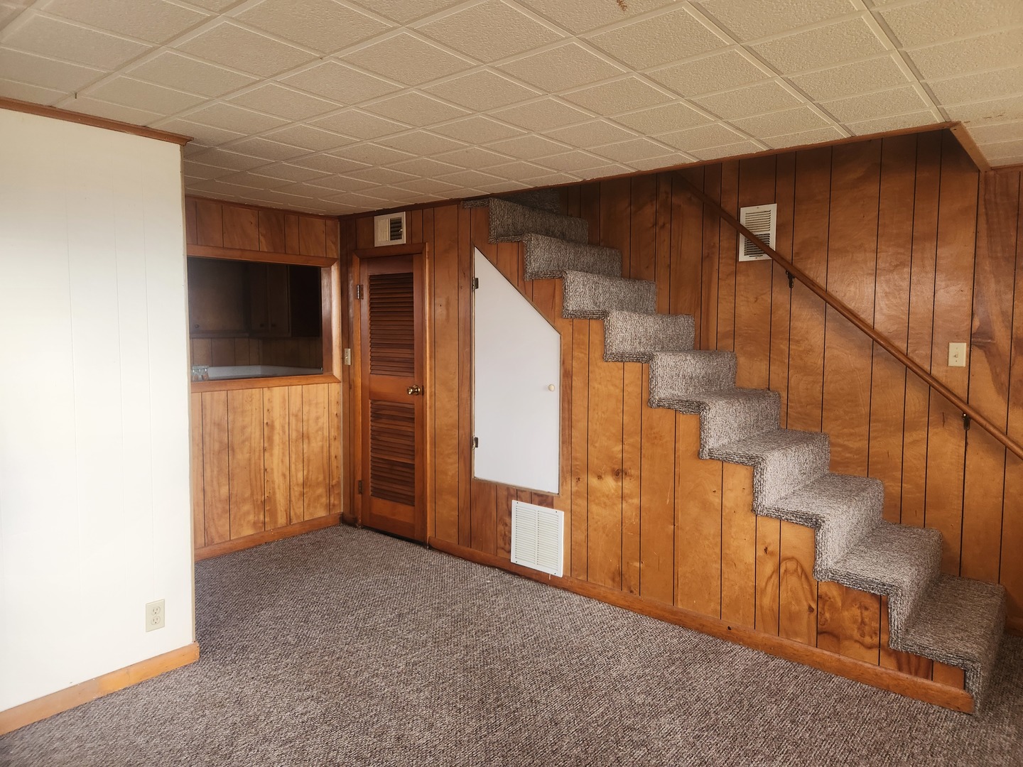 1024 N Hickory Street Property Photo 7