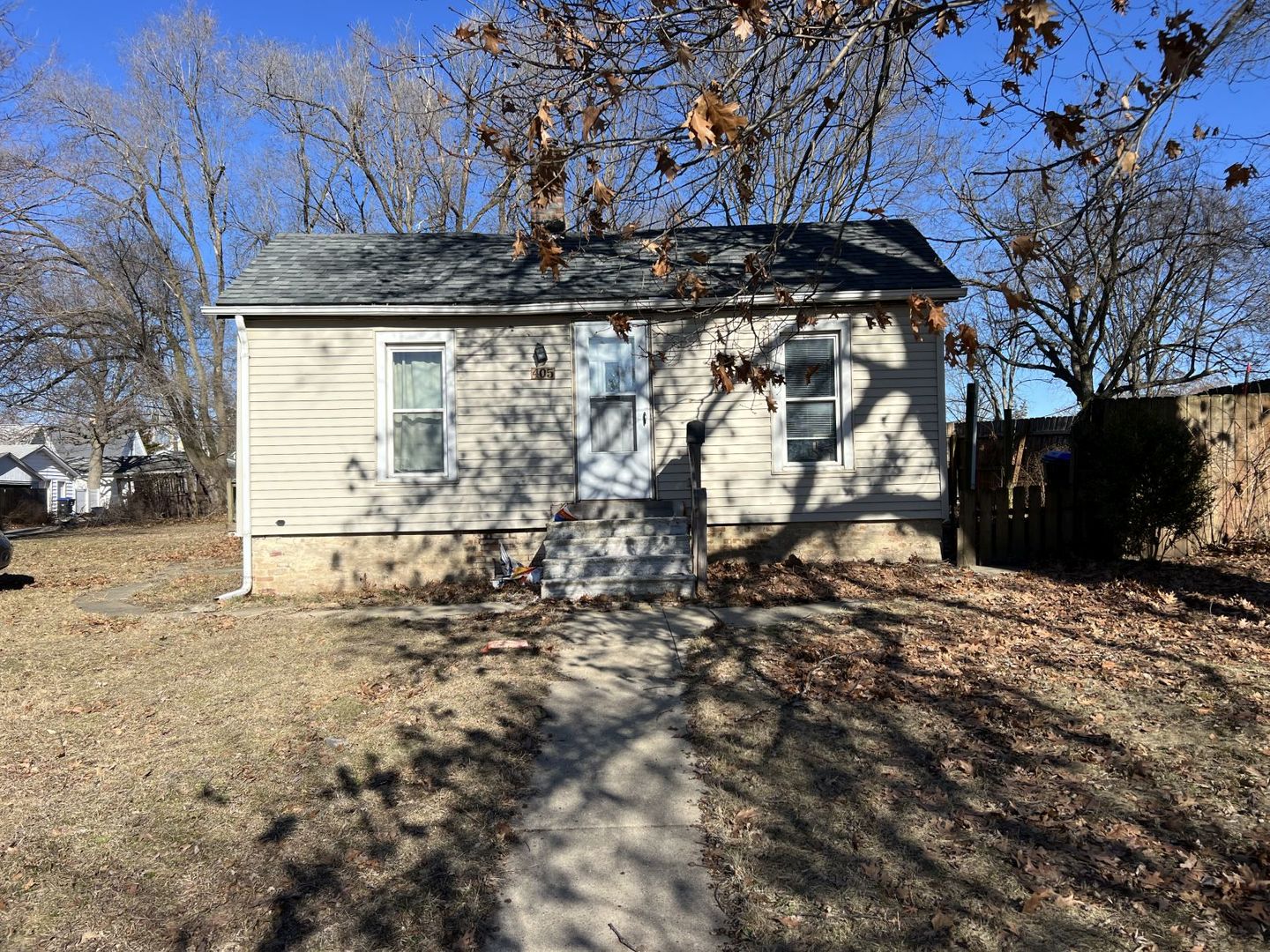 405 W Bissell Street Property Photo 1