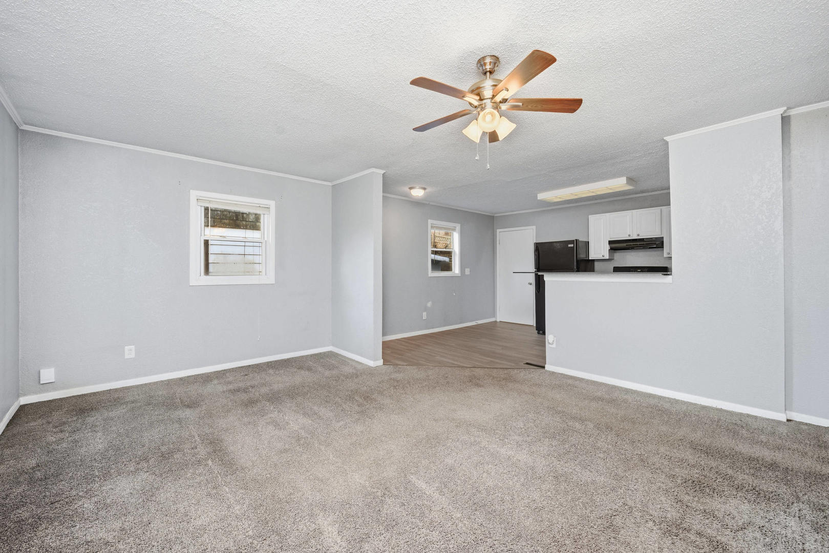 3128 Indian Road Property Photo 4