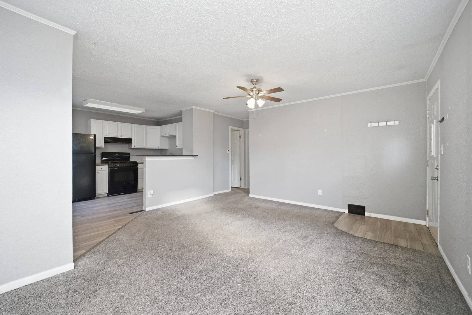 3128 Indian Road Property Photo 5