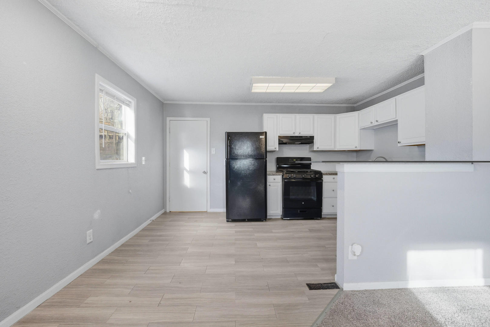 3128 Indian Road Property Photo 6