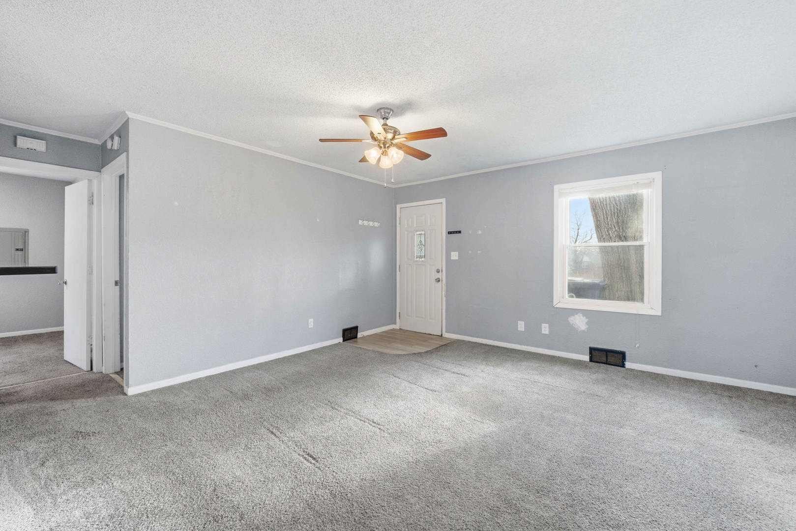 3128 Indian Road Property Photo 7