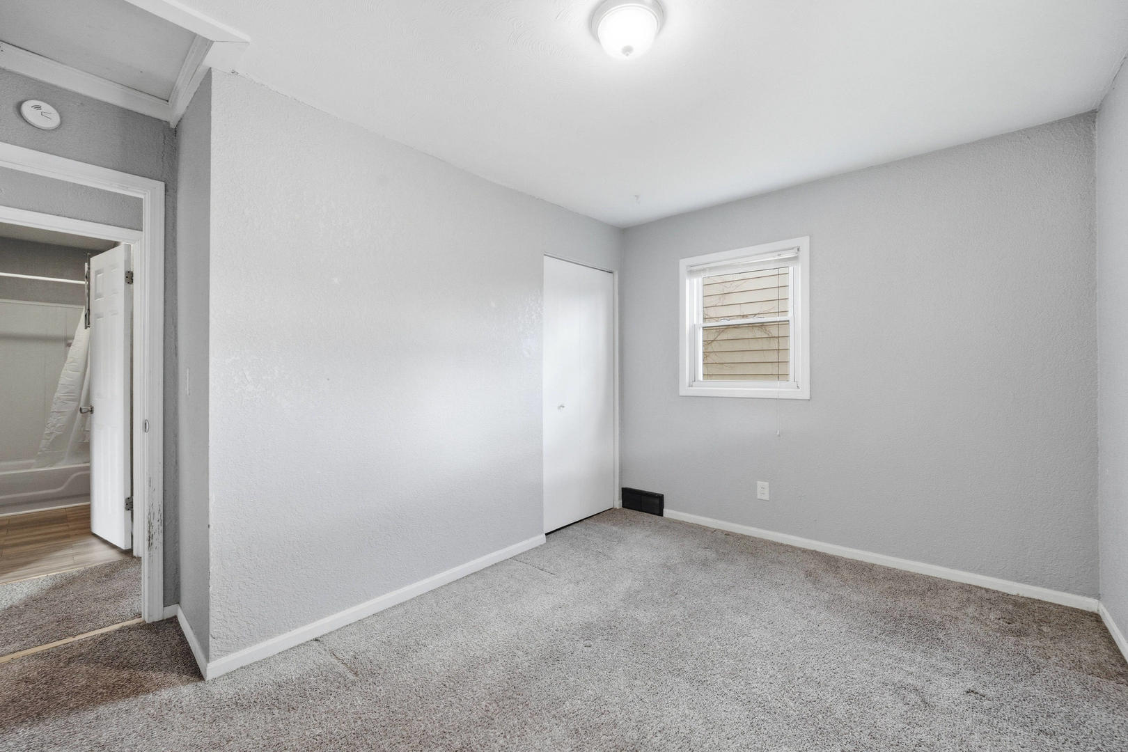 3128 Indian Road Property Photo 10
