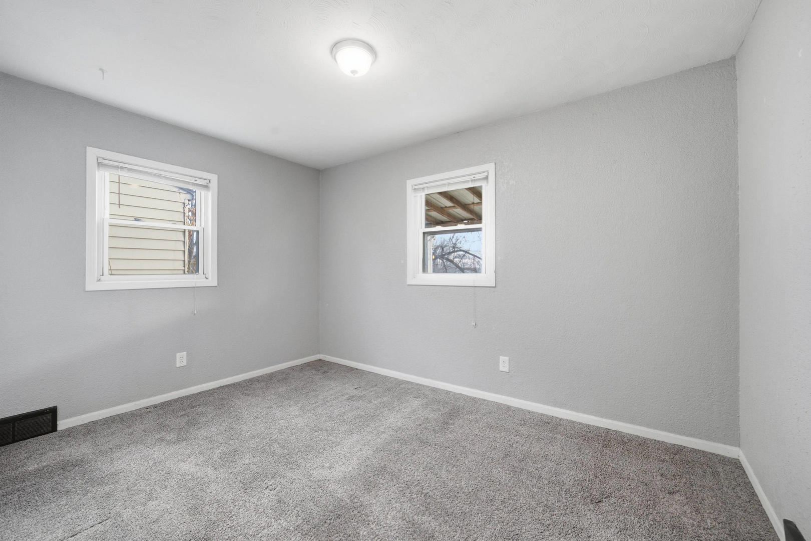 3128 Indian Road Property Photo 13