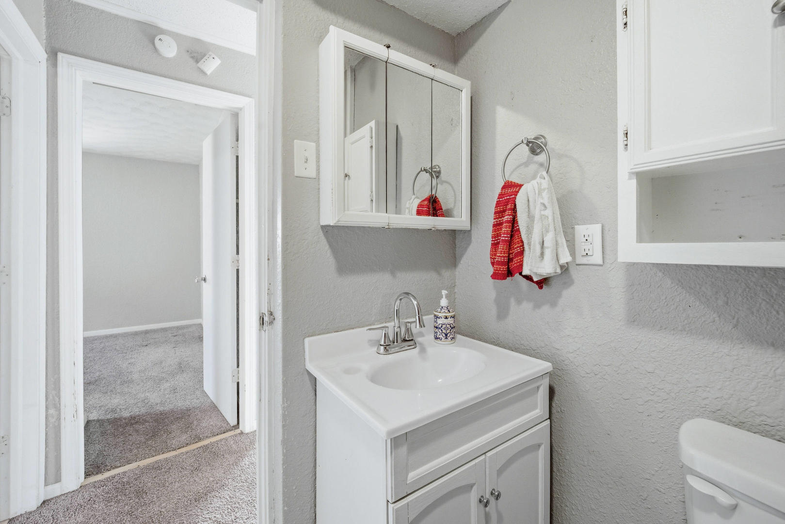 3128 Indian Road Property Photo 15