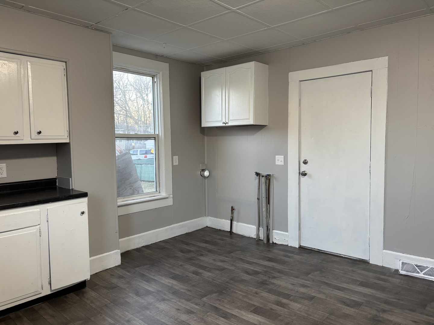 2809 Telegraph Road Property Photo 4